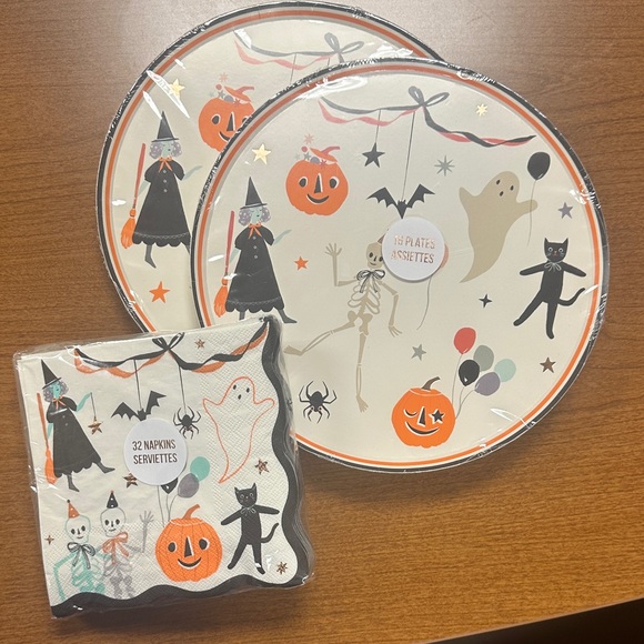 Meri Meri Halloween plates and napkin set - Picture 1 of 3